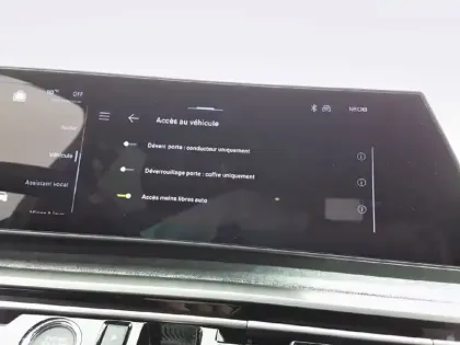 Photo 28 Peugeot 3008  Hybrid 145 e-DCS6