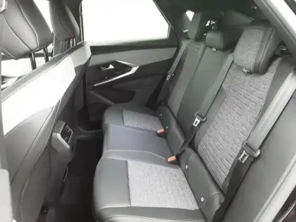 Photo 11 Peugeot 3008  Hybrid 145 e-DCS6