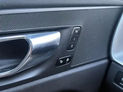 Photo 23 Volvo Xc60  B4 (Diesel) 197 ch Geartronic 8