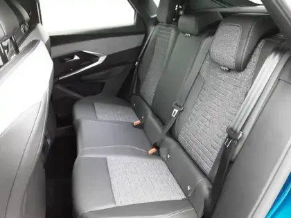 Photo 11 Peugeot 3008  Hybrid 145 e-DCS6