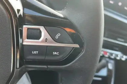 Photo 17 Peugeot 208  PureTech 100 S&S BVM6