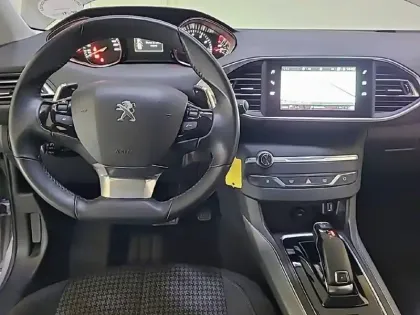 Photo 7 Peugeot 308  PureTech 130ch S&S EAT8