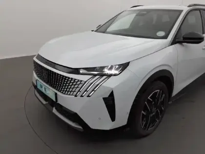 Photo 38 Peugeot 5008  Hybrid 136 e-DCS6
