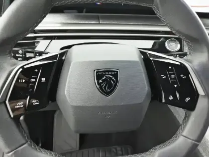 Photo 18 Peugeot 5008  Hybrid 136 e-DCS6