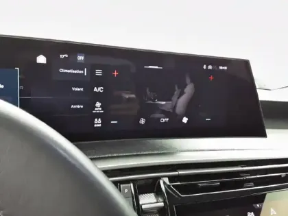 Photo 20 Peugeot 5008  Hybrid 136 e-DCS6