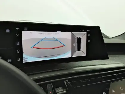 Photo 22 Peugeot 5008  Hybrid 136 e-DCS6