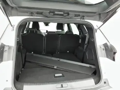 Photo 28 Peugeot 5008  Hybrid 136 e-DCS6