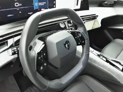 Photo 31 Peugeot 5008  Hybrid 136 e-DCS6
