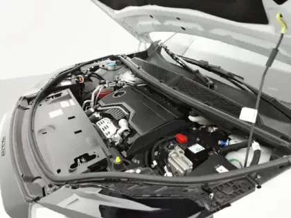 Photo 14 Peugeot 5008  Hybrid 136 e-DCS6