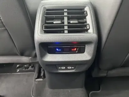 Photo 12 Volkswagen Tiguan  2.0 TDI 150ch DSG7