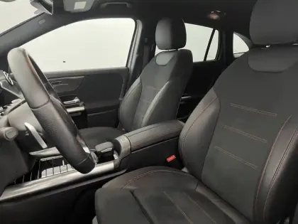 Photo 37 Mercedes GLA  250 e 8G-DCT