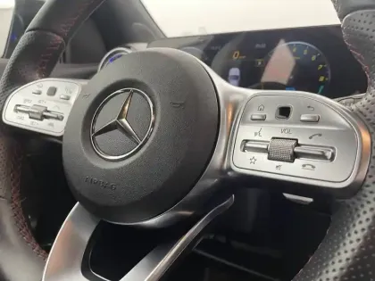 Photo 46 Mercedes GLA  250 e 8G-DCT