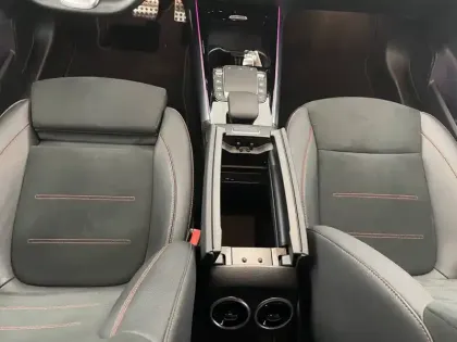 Photo 51 Mercedes GLA  250 e 8G-DCT