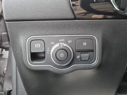 Photo 16 Mercedes GLA  250 e 8G-DCT