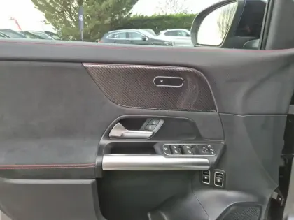 Photo 12 Mercedes GLA  250 e 8G-DCT