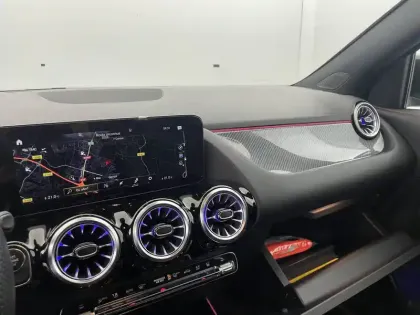 Photo 47 Mercedes GLA  250 e 8G-DCT