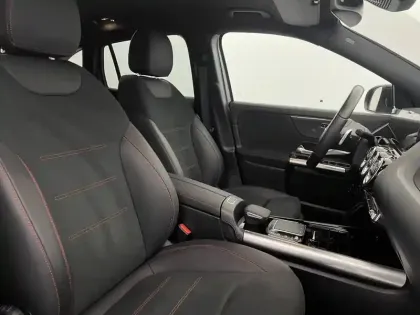 Photo 50 Mercedes GLA  250 e 8G-DCT