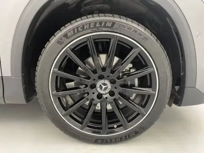 Photo 35 Mercedes GLA  250 e 8G-DCT