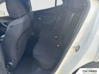 Photo 10 Peugeot 2008  PureTech 130 S&S EAT8