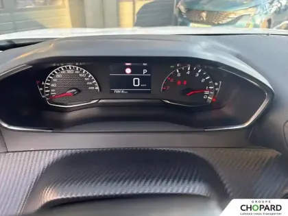 Photo 18 Peugeot 2008  PureTech 130 S&S EAT8