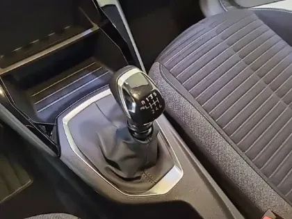 Photo 16 Peugeot 208  PureTech 75 S&S BVM5