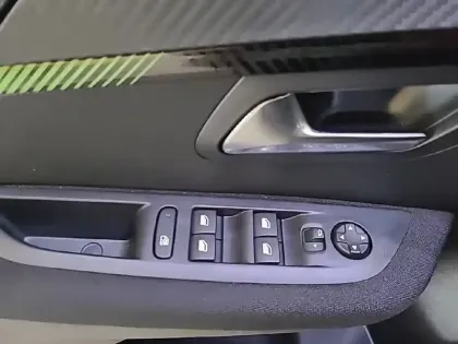 Photo 49 Peugeot 208  PureTech 75 S&S BVM5