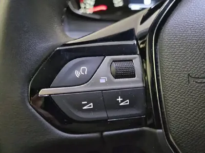 Photo 47 Peugeot 208  PureTech 75 S&S BVM5