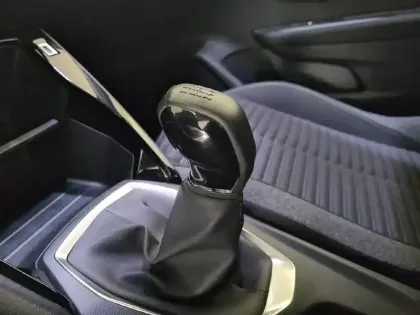 Photo 33 Peugeot 208  PureTech 75 S&S BVM5