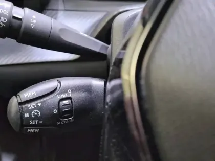 Photo 46 Peugeot 208  PureTech 75 S&S BVM5