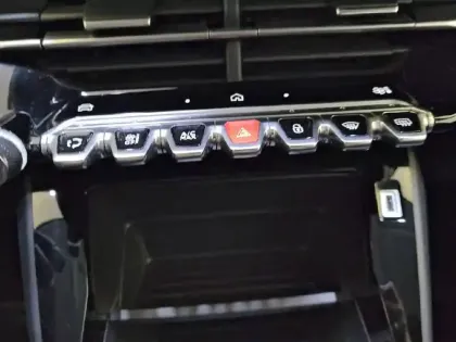 Photo 44 Peugeot 208  PureTech 75 S&S BVM5