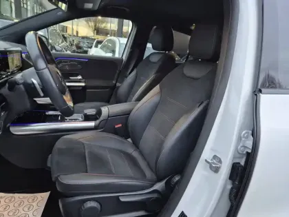 Photo 12 Mercedes GLA  200 d 8G-DCT