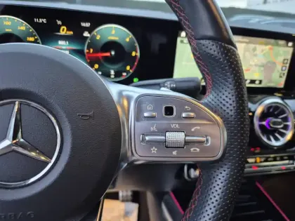 Photo 16 Mercedes GLA  200 d 8G-DCT