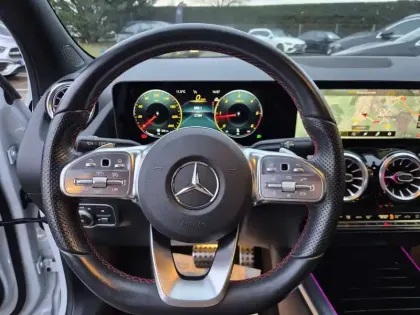 Photo 14 Mercedes GLA  200 d 8G-DCT