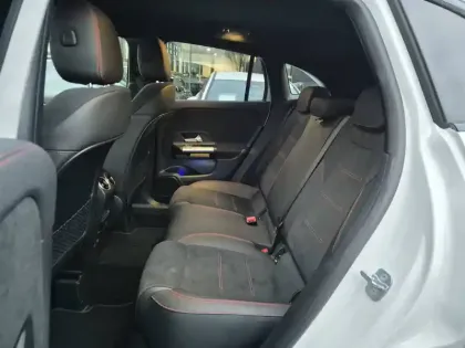 Photo 10 Mercedes GLA  200 d 8G-DCT