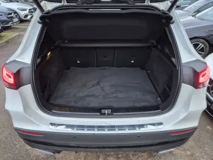 Photo 8 Mercedes GLA  200 d 8G-DCT