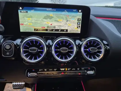 Photo 19 Mercedes GLA  200 d 8G-DCT