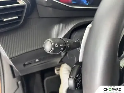 Photo 18 Peugeot 2008  PureTech 130 S&S EAT8