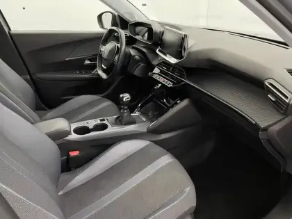 Photo 84 Peugeot 2008  PureTech 100 S&S BVM6