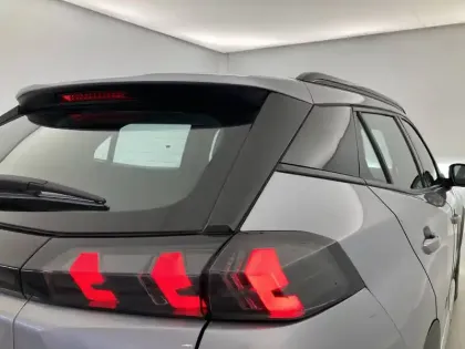 Photo 20 Peugeot 2008  PureTech 100 S&S BVM6