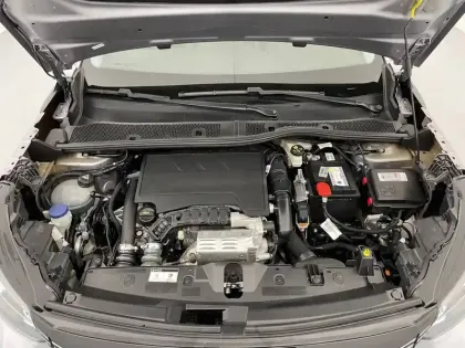 Photo 77 Peugeot 2008  PureTech 100 S&S BVM6