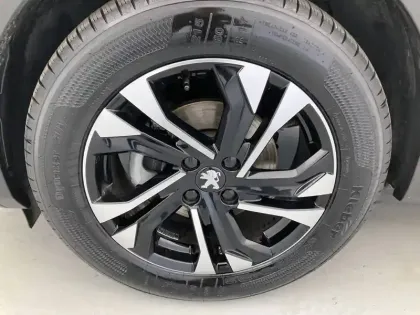Photo 12 Peugeot 2008  PureTech 100 S&S BVM6