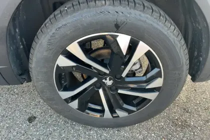 Photo 44 Peugeot 2008  PureTech 100 S&S BVM6