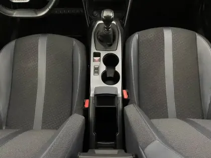 Photo 87 Peugeot 2008  PureTech 100 S&S BVM6