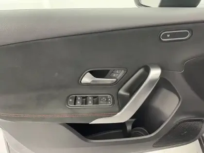 Photo 28 Mercedes Classe A  180 7G-DCT