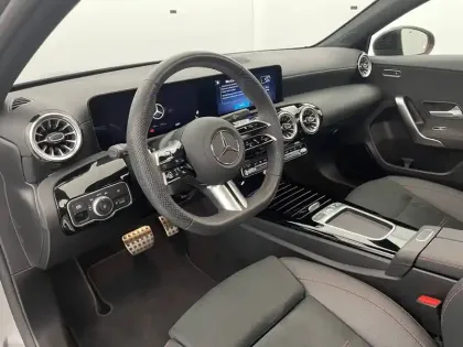 Photo 29 Mercedes Classe A  180 7G-DCT