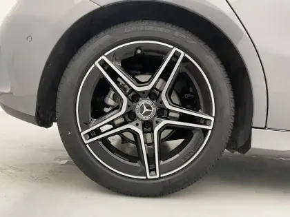 Photo 17 Mercedes Classe A  180 7G-DCT