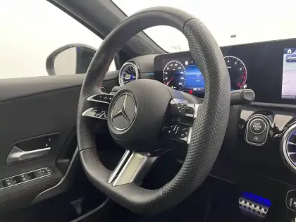 Photo 23 Mercedes Classe A  180 7G-DCT