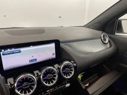 Photo 25 Mercedes GLA  200 d 8G-DCT