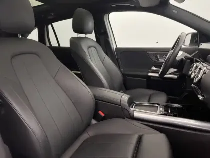 Photo 29 Mercedes GLA  200 d 8G-DCT