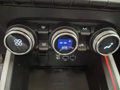 Photo 41 Renault Clio  E-Tech 140 - 21N